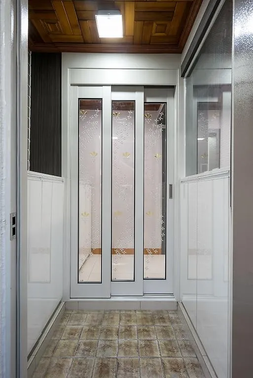 Wooju House 2*, Seoul