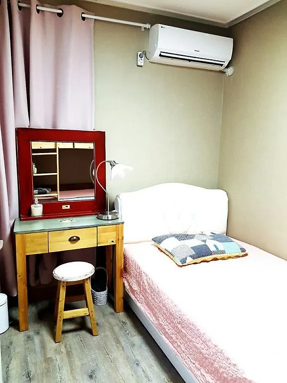Guest house Wooju House